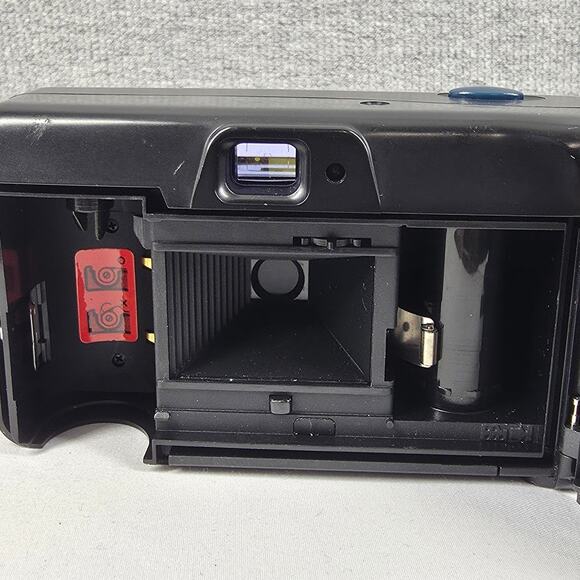 NIKON FUN TOUCH 4 35MM POINT & SHOOT CAMERA – FIXED 29MM F/4.5 LENS, AUTOFOCUS - Picture 10 of 10